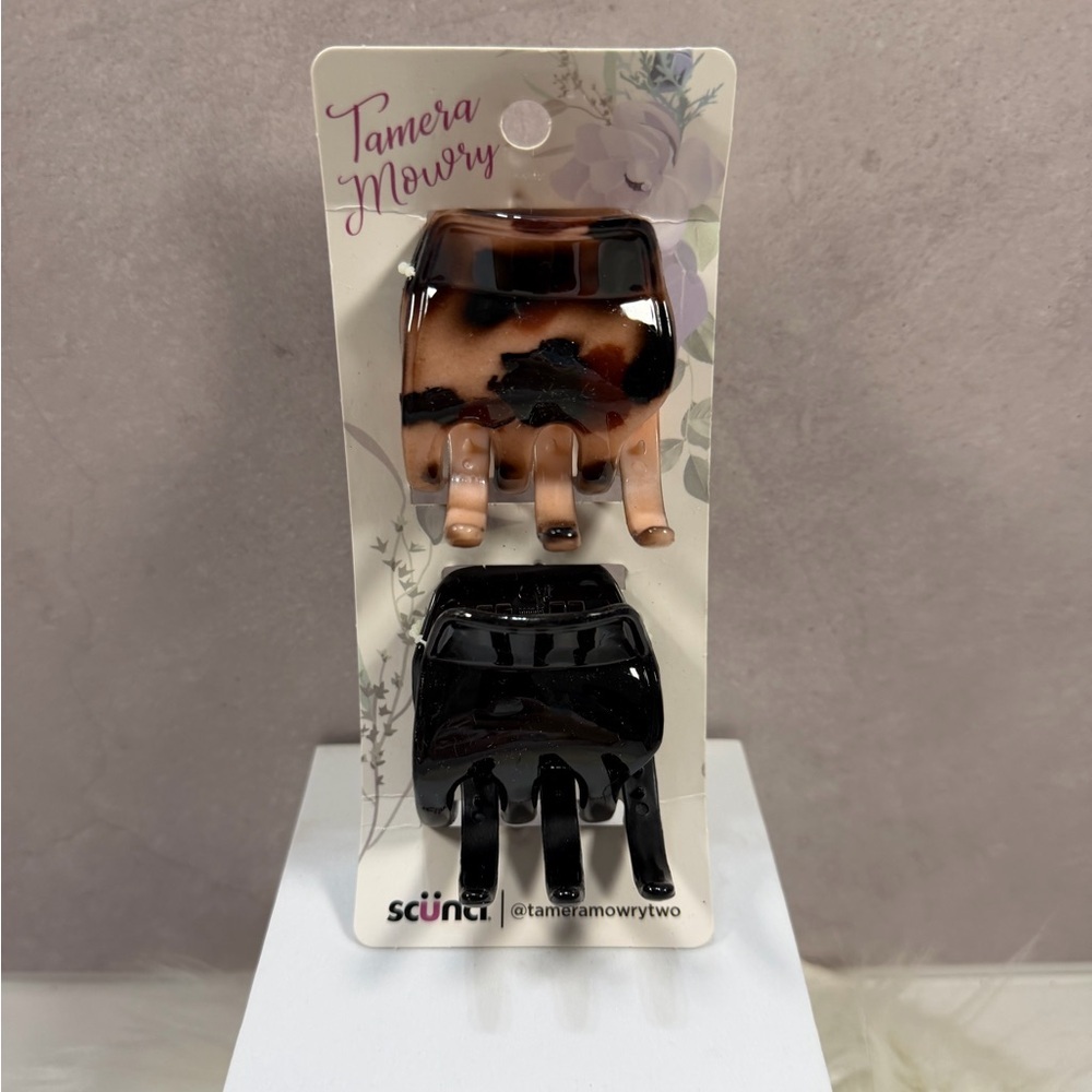 🩷5/$10🩷 scunci Two-Pack Hair Claw Clips in Tortoiseshell and Black